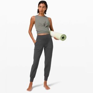 Align joggers in graphite grey